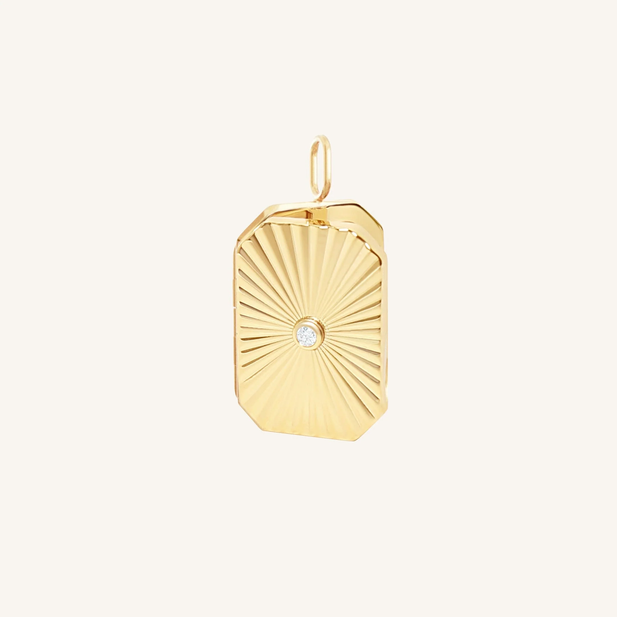 Amata Bevel Photo Locket - Image 9