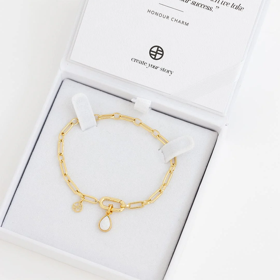 Honour Link Chain Bracelet - Image 5